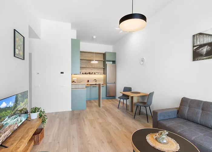 W Downtown View & Garage Parking Апартаменты *
