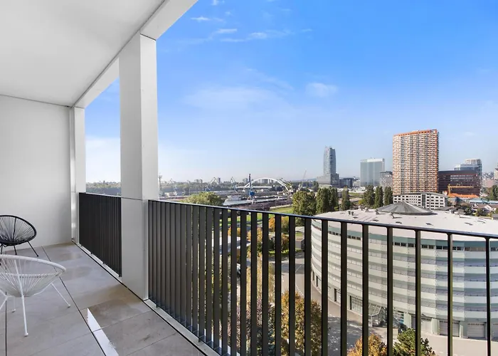 W Downtown View & Garage Parking Апартаменты Братислава