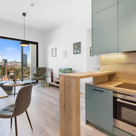 아파트 W Downtown View & Garage Parking 브라티슬라바